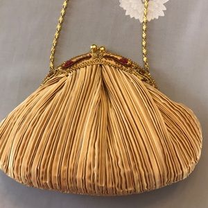 Valerie Stevens NWOT Gold fabric beaded clutch/cross body bag.